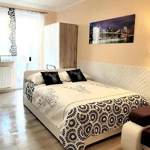 https://luxury-oasis-i.krakowhotelspoland.com